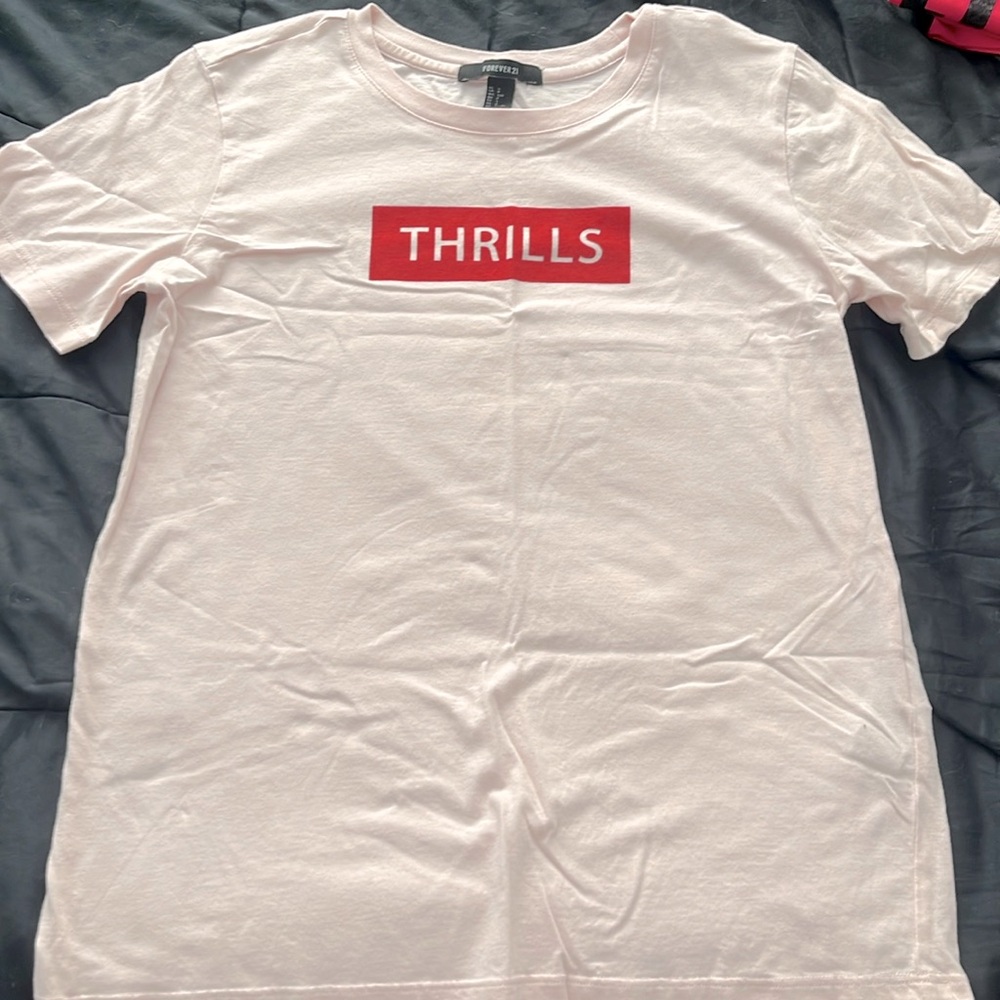 Forever 21 Thrills graphic tee ✨